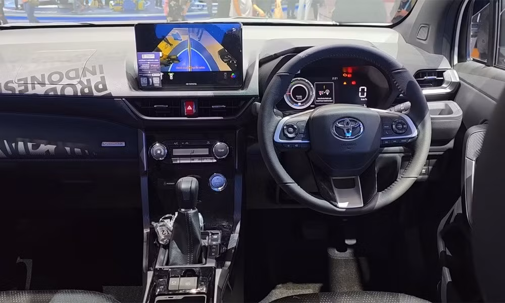 Thiết kế khoang lái Veloz Hybrid - Ảnh: Kompas