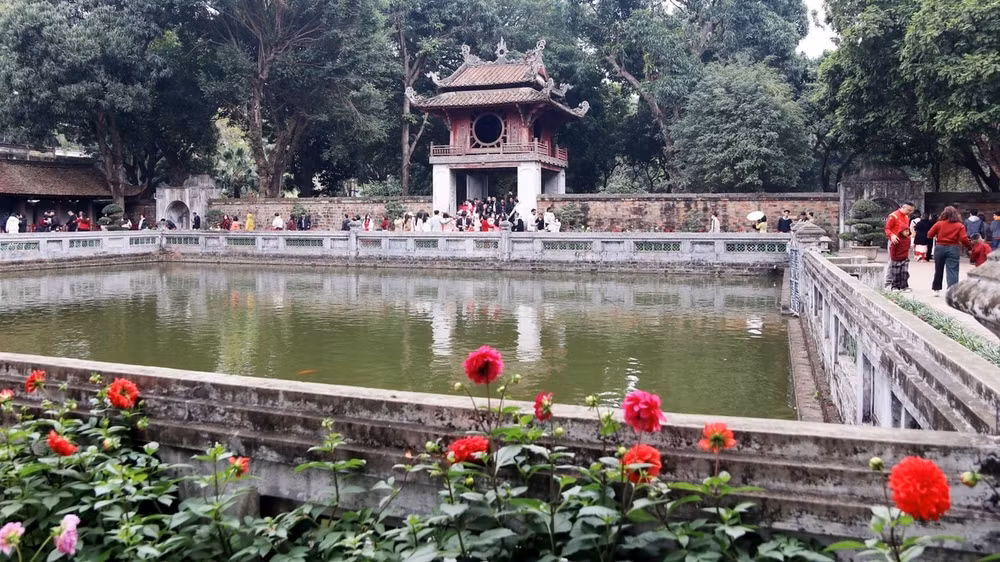 Hồ Văn tại Văn Miếu - Quốc Tử Giám