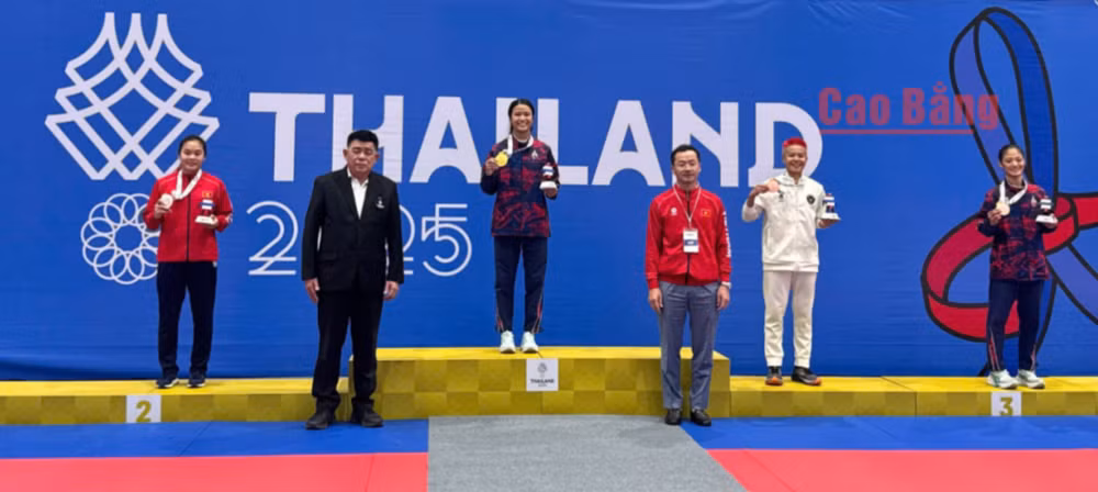 Ảnh màn hình 2025-12-10 lúc 17.38.50