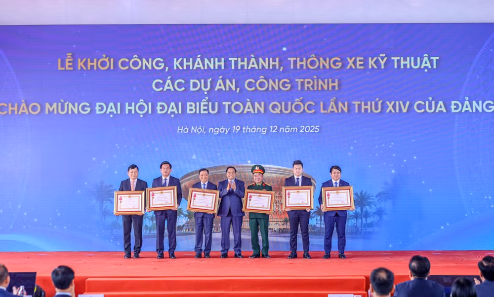 Thủ tướng: Triển khai các dự án trọng điểm quốc gia 