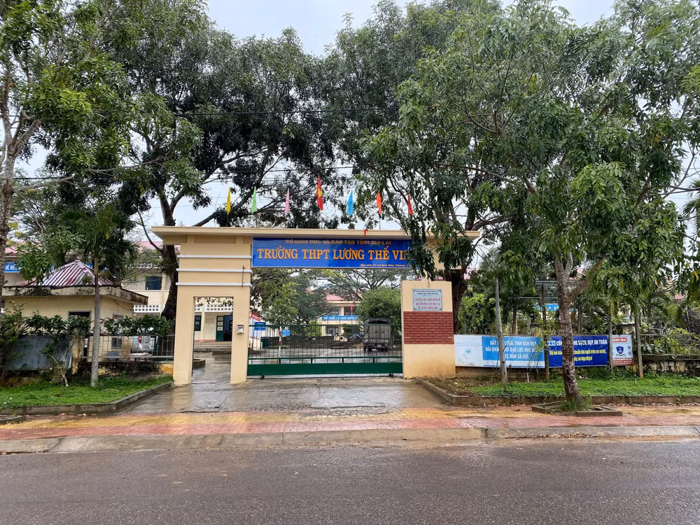 Trường THPT Lương Thế Vinh đang phối hợp với Công an làm rõ nguyên nhân vụ việc (ảnh T.H)