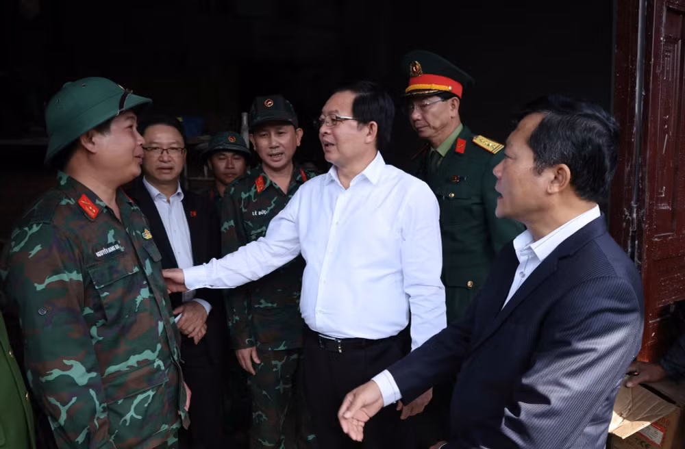 Phó Thủ tướng Hồ Quốc Dũng kiểm tra tình hình triển khai 'Chiến dịch Quang Trung' tại thành phố Huế- Ảnh 1.