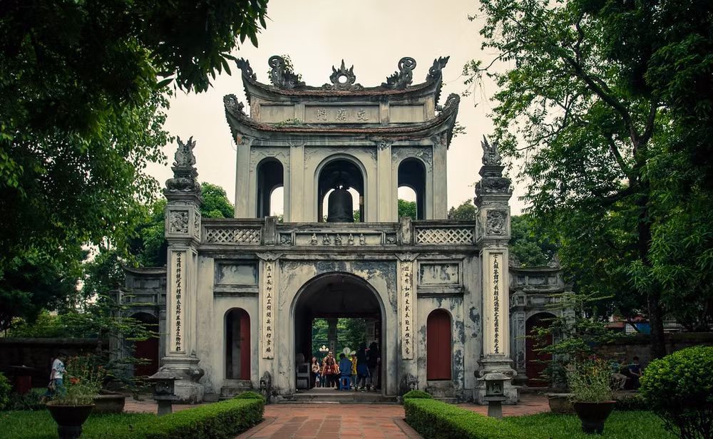 Cổng Văn Miếu Môn