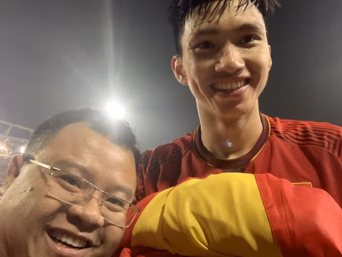 Việc thi đấu chói sáng trong màu áo ĐT Việt Nam và Hà Nội FC đã giúp Văn Hậu lọt vào tầm ngắm của CLB SC Heerenveen. Ảnh: Hoàng Dương