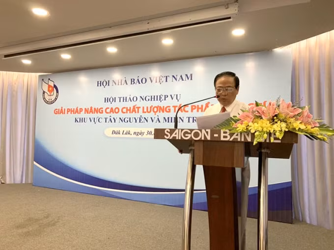 TS Mai Đức Lộc – Phó Chủ tịch Hội Nhà báo Việt Nam phát biểu tại Hội thảo. Ảnh: THL