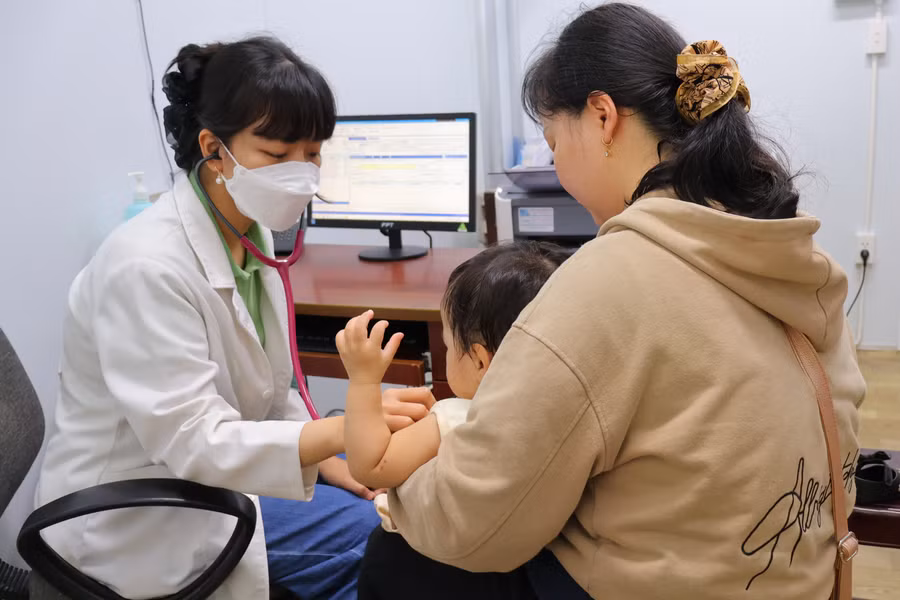 Trường học mở cửa, nguy cơ dịch bệnh tăng theo