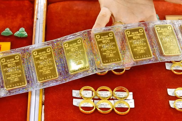 Sáng nay (20/10), giá vàng một số nhãn hàng điều chỉnh tăng chiều mua vào và giữ nguyên chiều bán ra sau một tuần biến động mạnh.