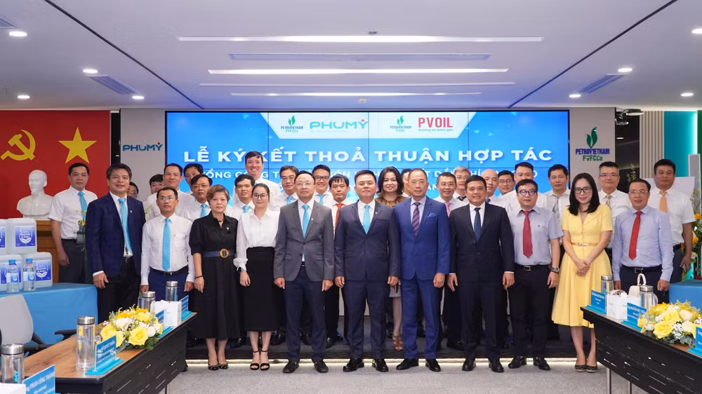PVFCCo - Phú Mỹ và PVOIL ký kết thỏa thuận hợp tác trong lĩnh vực dịch vụ, thương mại và hóa chất (2)
