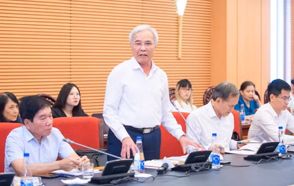 Chủ tịch Hiệp hội các Nhà đầu tư công trình giao thông đường bộ Việt Nam (VARSI) Trần Chủng phát biểu tại Hội thảo.
