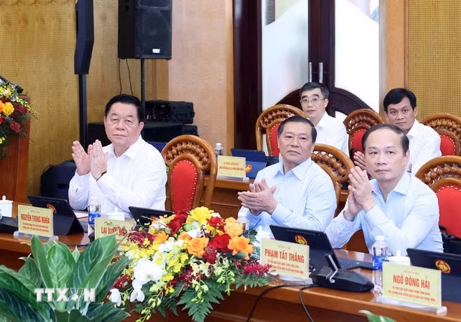 ttxvn-ban-tuyen-giao.jpg