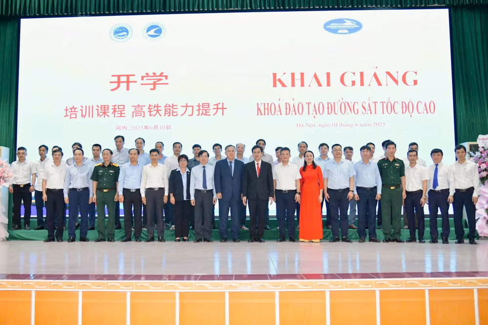 khai giảng