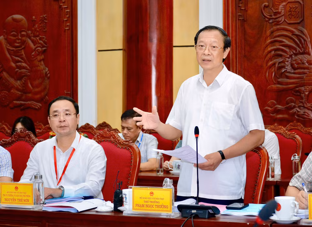Thứ trưởng Thường trực Bộ GDĐT Phạm Ngọc Thưởng phát biểu tại buổi làm việc (Ảnh: Bộ GD&amp;ĐT).