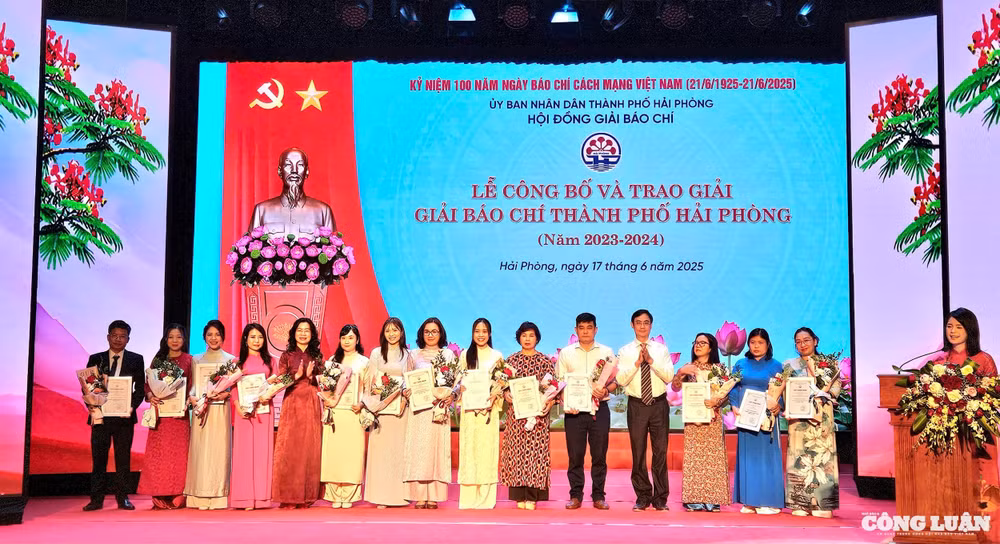 Các tác giả, nhóm tác giả đạt giải C