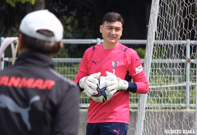 Đặng Văn Lâm đã kiên trì nỗ lực cho cơ hội lịch sử ở J1 League. Ảnh: Cerezo Osaka