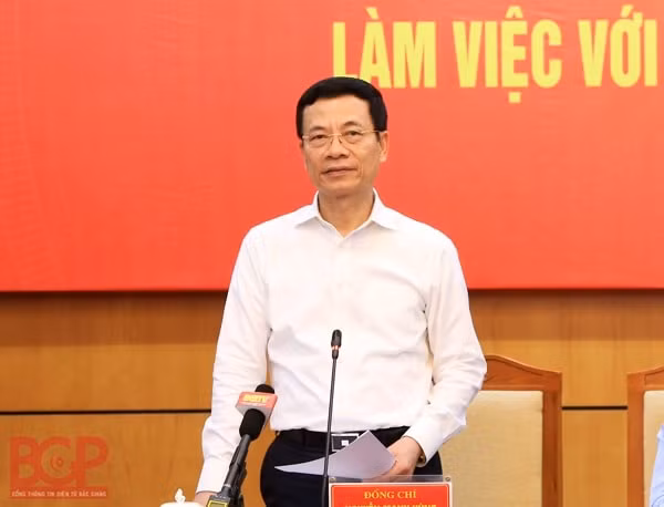 Bộ trưởng Bộ Thông tin và Truyền thông Nguyễn Mạnh Hùng. Ảnh: Cổng TTĐT Bắc Giang