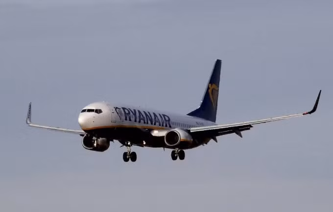 Máy bay của hãng hàng không Ryanair bị buộc phải hạ cánh tại Minks - Ảnh: Toms Kalnins/EPA-EFE