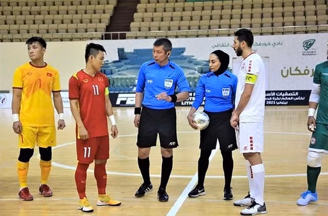 Zari Fathi là một trong hai trọng tài điều hành trận tuyển futsal Việt Nam gặp Lebanon. Ảnh: internet