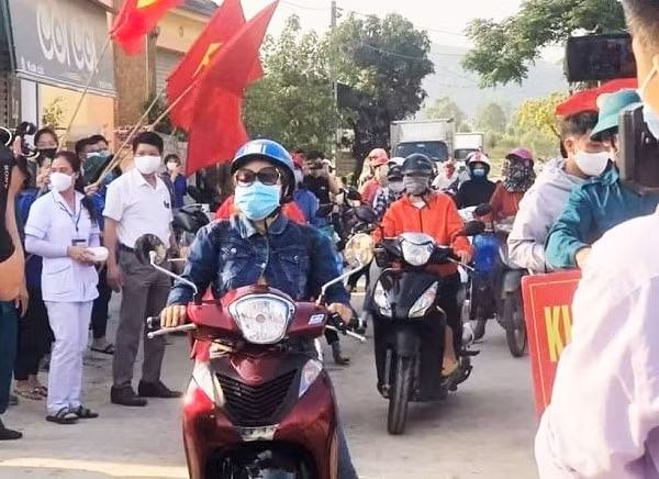 Thị xã Hoàng Mai, Nghệ An dỡ phong tỏa 5 thôn ở xã Quỳnh Lập là nơi có ca dương tính với Covid-19. Ảnh: kinhtedothi.vn