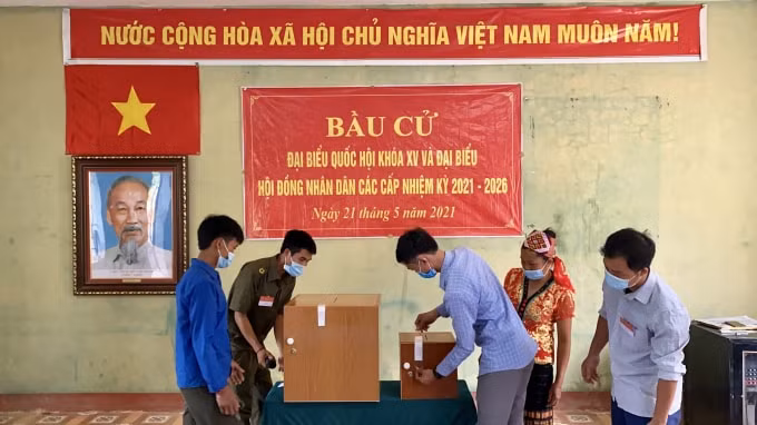Huyện Con Cuông có 11 khu vực bỏ phiếu sớm thuộc 4 xã: Môn Sơn; Châu Khê; Cam Lâm; Thạch Ngàn.
