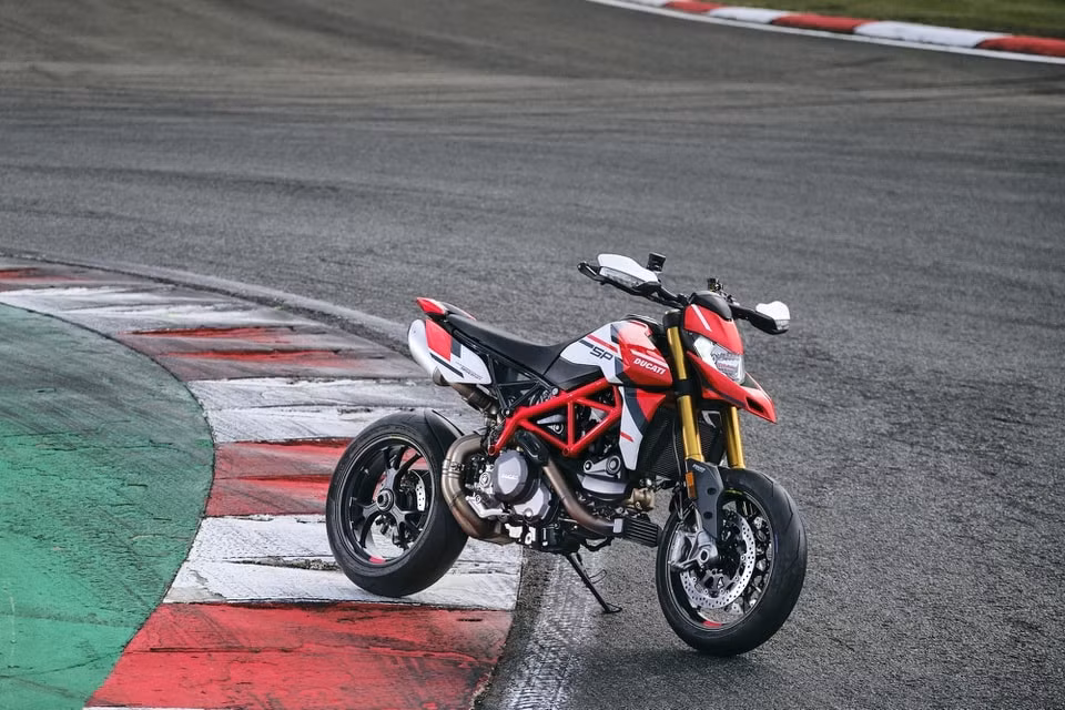 Ducati Hypermotard 950 2022. Ảnh: Ducati