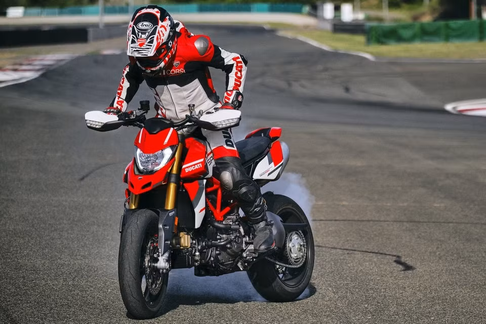 Ducati Hypermotard 950 2022. Ảnh: Ducati