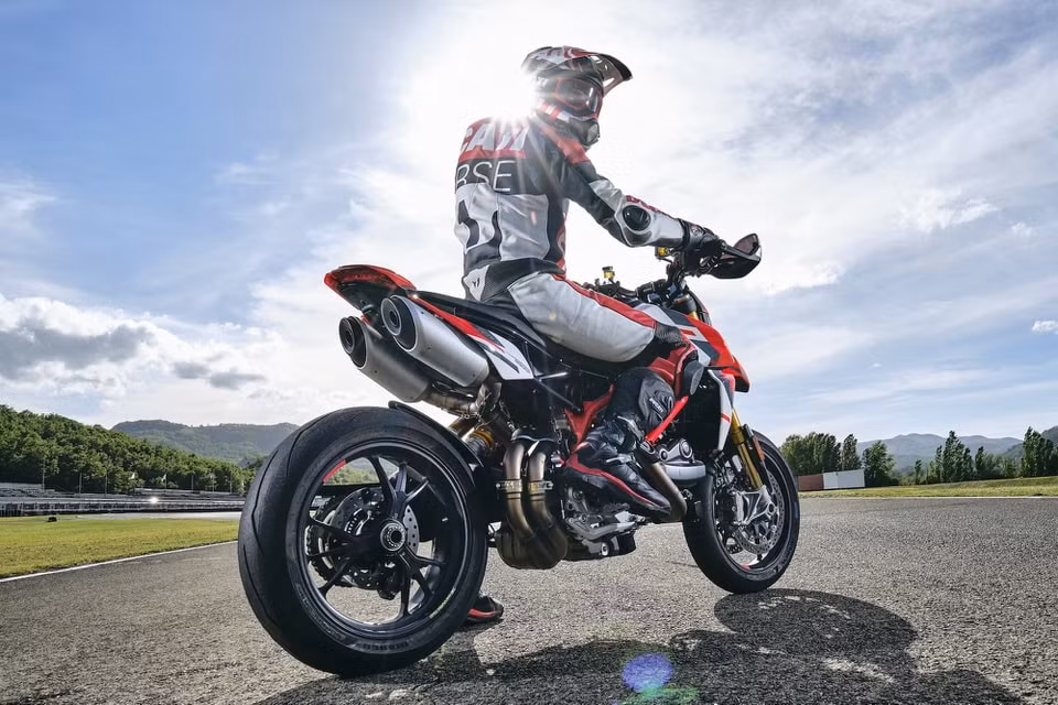 Ducati Hypermotard 950 2022. Ảnh: Ducati