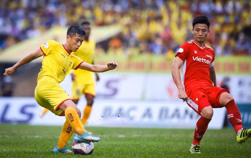Văn Đức (trái) là chân sút khó cầu thủ nào có thể thay thế ở SLNA tại V.League 2021. Ảnh: internet