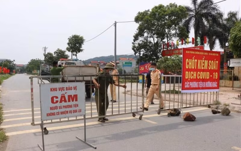 Chốt kiểm soát dịch Covid-19 tại thôn Kiều, xã Hiên Vân, huyện Tiên Du, tỉnh Bắc Ninh trước giờ dỡ bỏ cách ly y tế. Ảnh: TL