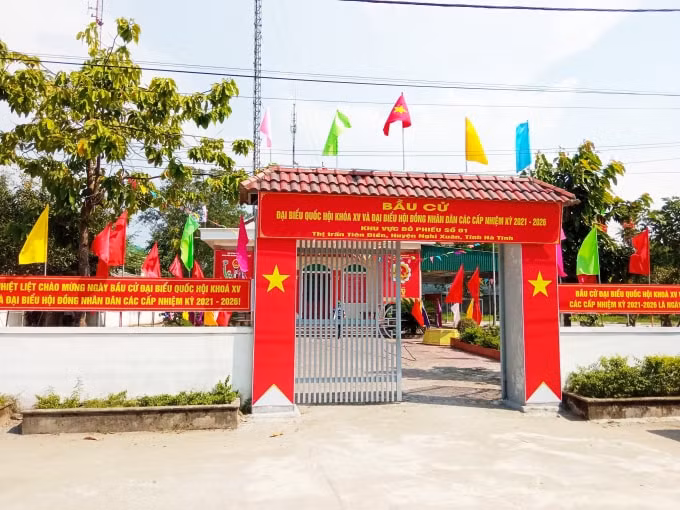 Hà Tĩnh có 3 Ban bầu cử đại biểu Quốc hội, 13 Ban bầu cử đại biểu Hội đồng nhân dân tỉnh, 94 Ban bầu cử đại biểu Hội đồng nhân dân cấp huyện và 1.407 Ban bầu cử đại biểu Hội đồng nhân dân cấp xã. Toàn tỉnh có 1.445 tổ bầu cử tại 1.445 khu vực bỏ phiếu.