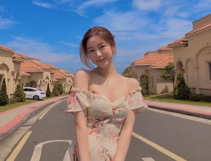 Lee Da In có cha và mẹ đều dính vào những bê bối đời tư.