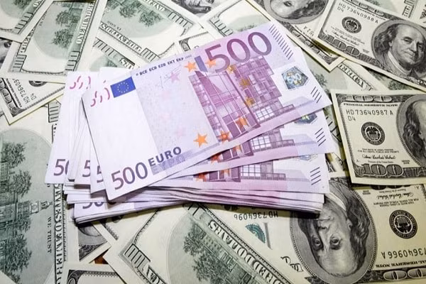 Trong vài tuần qua, đồng USD đã liên tục giảm giá