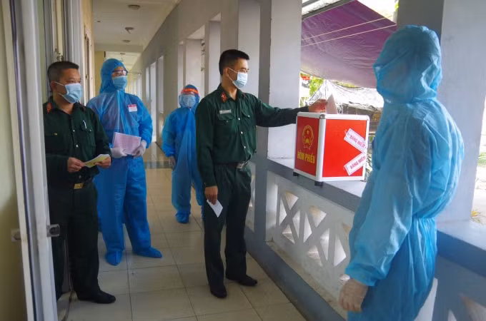 Bầu cử trong khu cách ly tập trung Trường Đại học thể dục thể thao Bắc Ninh