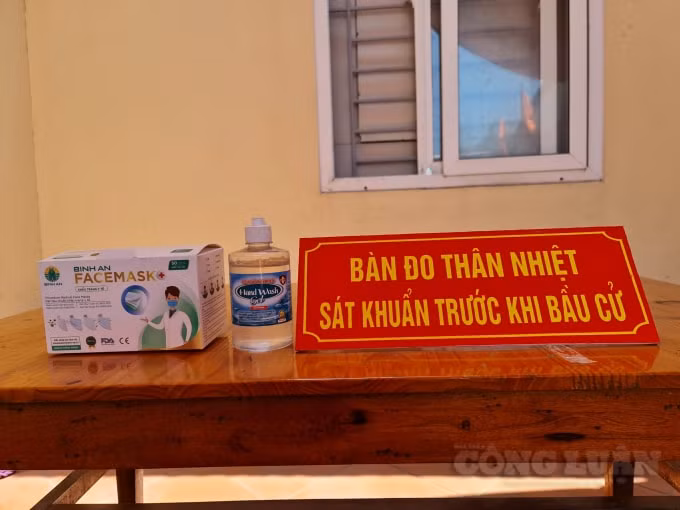 Các khu vực bỏ phiếu chủ động thực hiện đầy đủ các biện pháp phòng, chống dịch bênh
