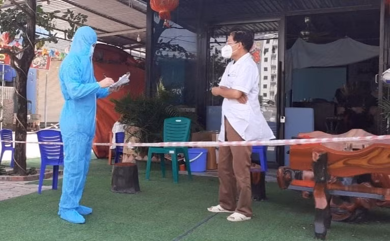 Tại tỉnh Bắc Giang, lượng ca nhiễm vi-rút SARS-CoV-2 tăng đột biến, trong hoàn cảnh đó nhiều anh chị phóng viên báo Bắc Giang vẫn lên đường làm nhiệm vụ. Ảnh: NVCC