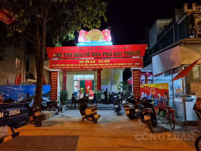 Điểm bầu cử tại khu phố Hải Thành, phường Bắc Sơn, TP Sầm Sơn, Thanh Hoá