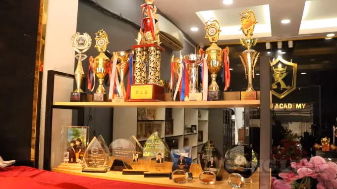 Phát đạt được gần 30 giải thưởng trong và ngoài nước tại các cuộc thi vẽ tranh và nghệ thuật nail