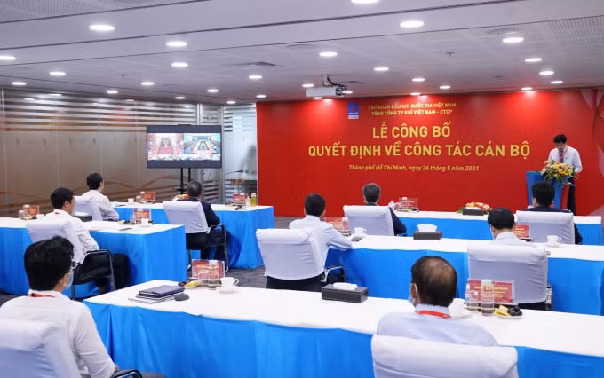 Buổi lễ công bố quyết định cán bộ được tổ chức trực tuyến, đảm bảo yêu cầu phòng chống dịch bệnh.
