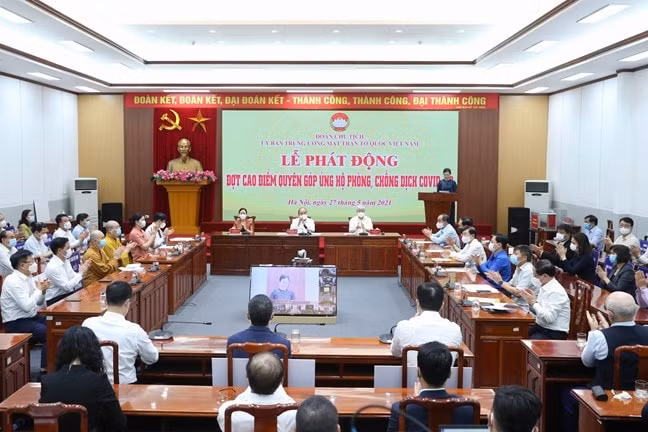 Dự Lễ phát động tại điểm cầu Trung ương có Ủy viên Bộ Chính trị, Chủ tịch nước Nguyễn Xuân Phúc; Bí thư Trung ương Đảng, Trưởng ban Dân vận Trung ương Bùi Thị Minh Hoài; Bí thư Trung ương Đảng, Chủ tịch UBTƯ MTTQ Việt Nam Đỗ Văn Chiến và nhiều Bộ trưởng, Thứ trưởng các Bộ, ngành.