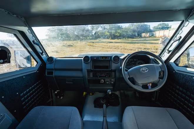 Xe bọc thép Toyota Land Cruiser. Ảnh: SVI