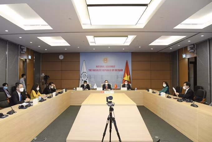 Quang cảnh phiên họp trực tuyến của Đoàn đại biểu Quốc hội Việt Nam.