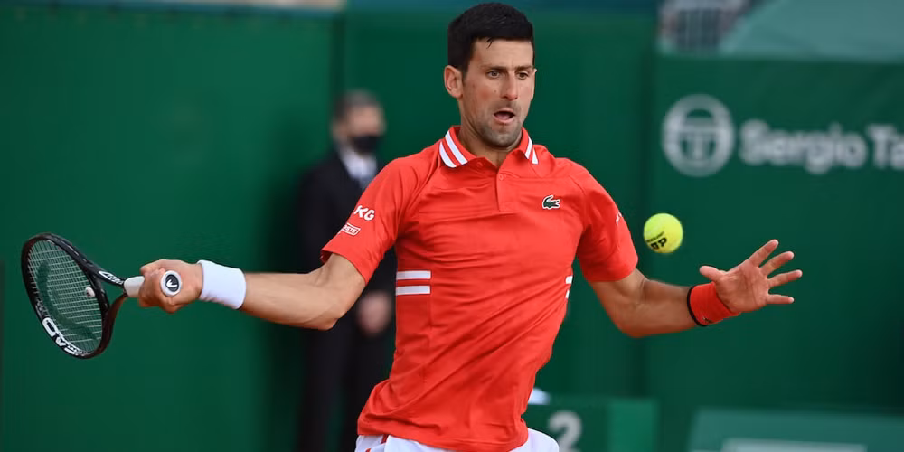 Novak Djokovic đã đánh giá thể lực chính là yếu tố quyết định để anh có thể cạnh tranh chức vô địch giải Roland Garros 2021 với tay vợt số 1 Rafael Nadal. Ảnh: internet