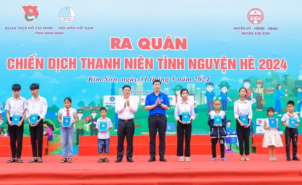 ninh binh ra quan chien dich thanh nien tinh nguyen he nam 2024 hinh 1