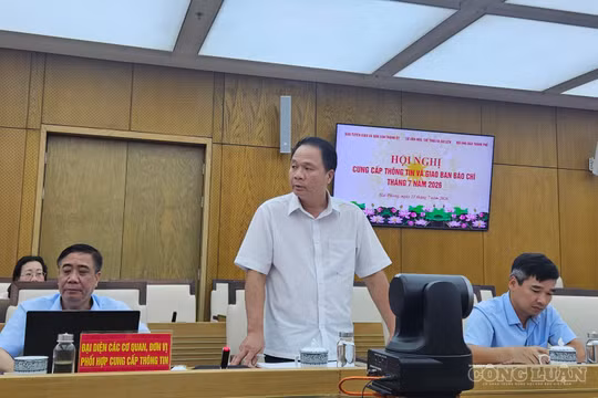 Ông Trần Văn Hữu - Phó Chánh Văn phòng HĐND thành phố Hải Phòng thông tin tới báo chí về kế hoạch triệu tập Kỳ họp thứ 3, HĐND thành phố Hải Phòng khóa XVII.