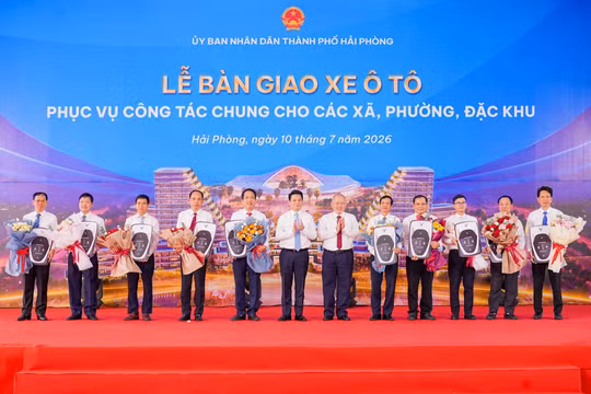 Hải Phòng bàn giao 99 xe ô tô điện cho các xã, phường, đặc khu