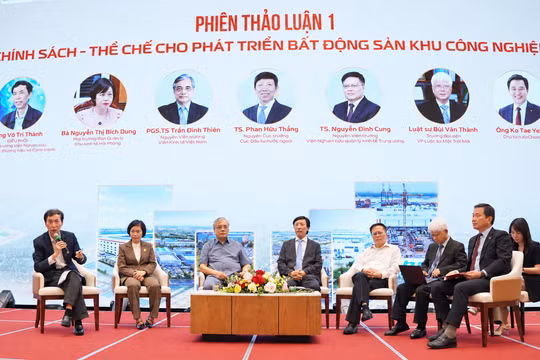 Hội thảo “Khơi dòng tài chính bất động sản khu công nghiệp: Đón sóng đầu tư trong kỷ nguyên tăng trưởng mới”.