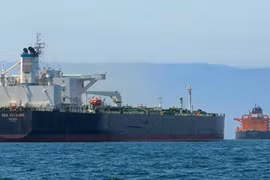 Giá dầu leo dốc sau phát biểu cứng rắn của ông Trump về Iran 