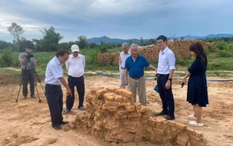 Bến phà Long Đại từng là nơi hứng chịu hàng vạn tấn bom đạn giai đoạn 1965-1972 (Ảnh tư liệu)