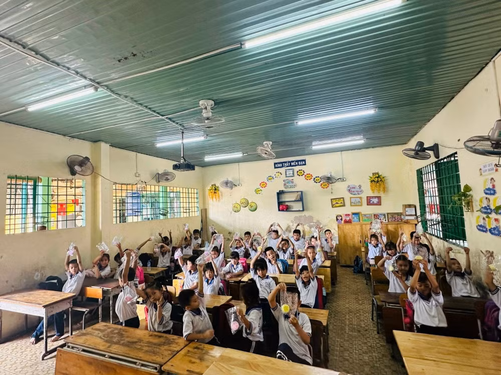 Chính quyền địa phương đã có phương án xây trường mới, bố trí quỹ đất, đang chờ phê duyệt dự án.
