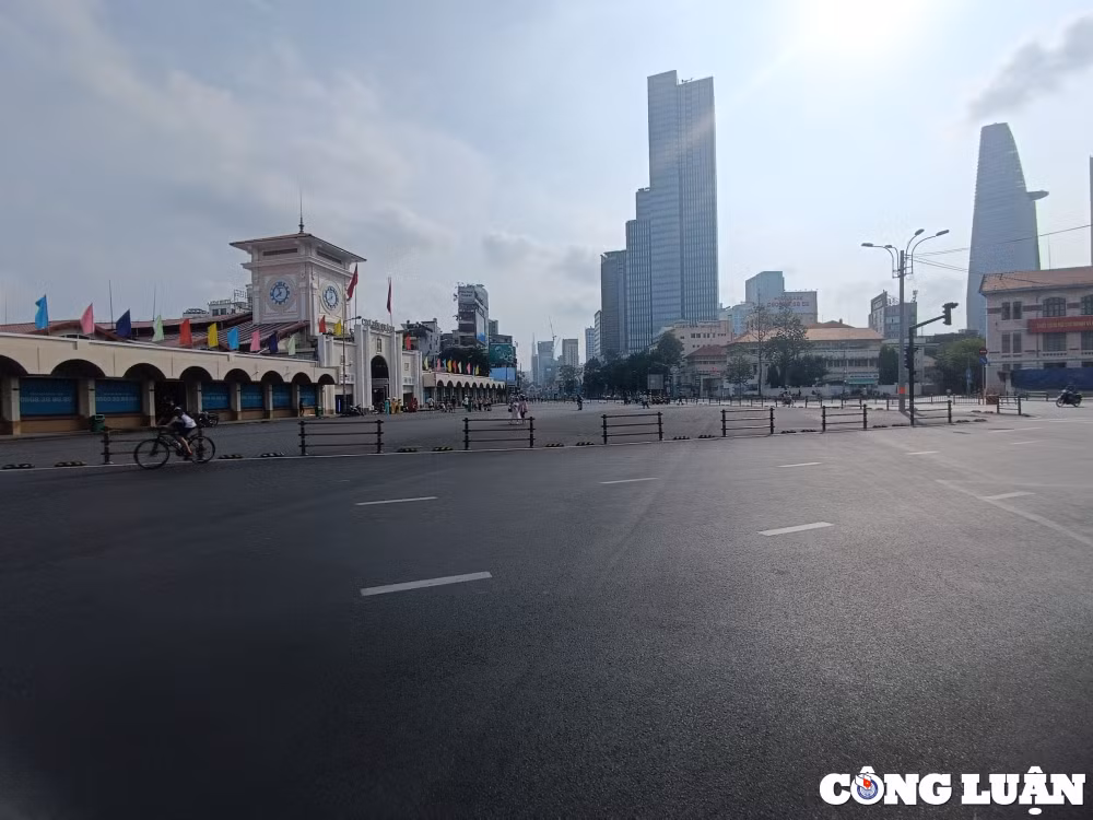trung tam tp hcm vang lang yen binh trong ngay nghi le 30 4 hinh 7