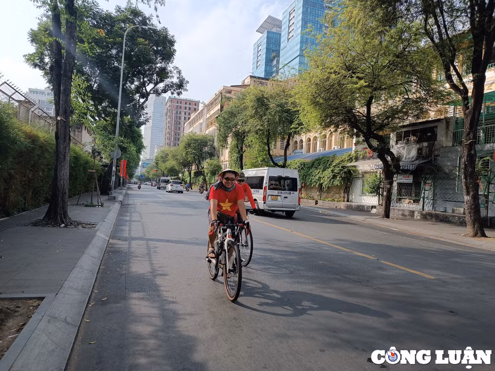 trung tam tp hcm vang lang yen binh trong ngay nghi le 30 4 hinh 14